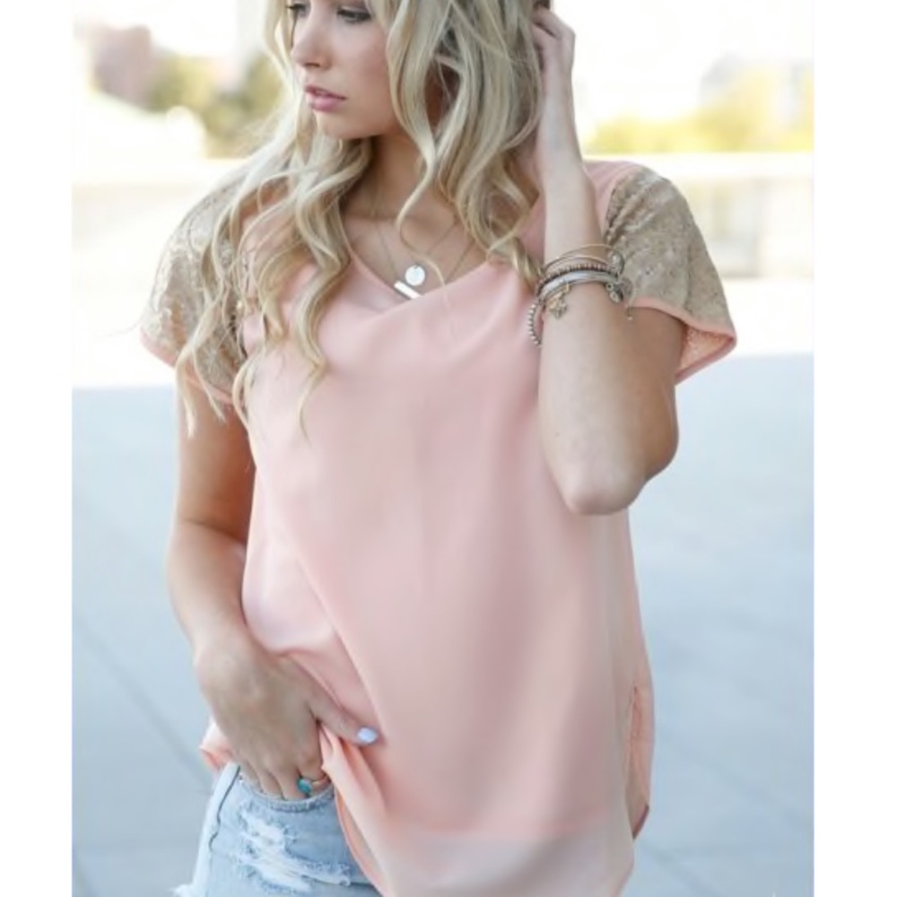 Pink sequins-capped short sleeve blouse